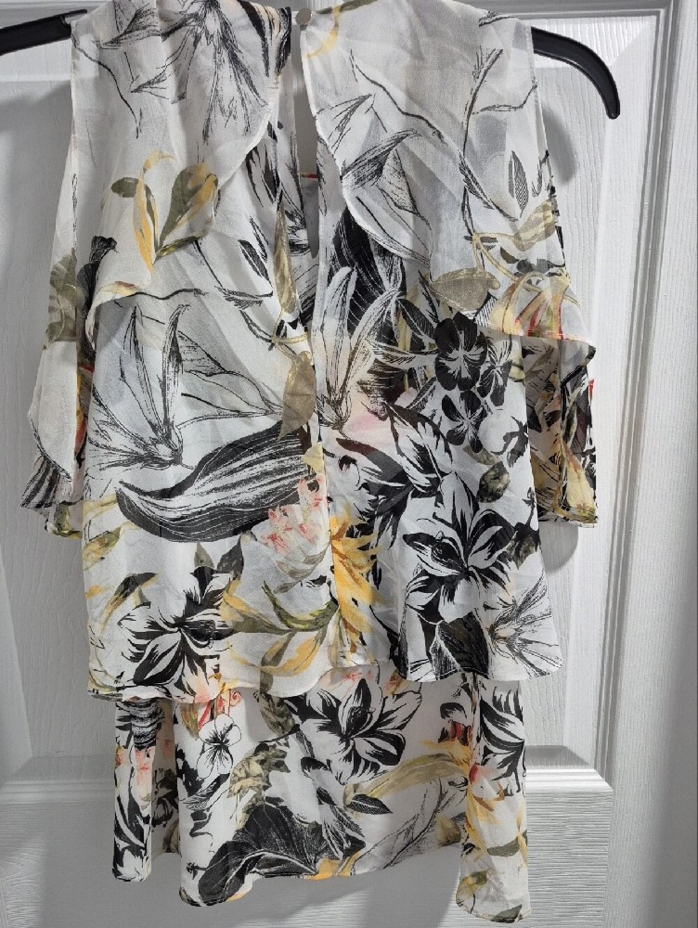 White House Black Market White Floral Ruffle Cold-Shoulder Blouse - Picture 4 of 5